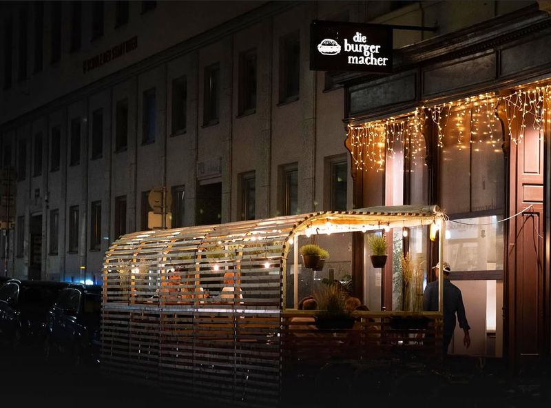 1+1 gratis classic Cheeseburger-image